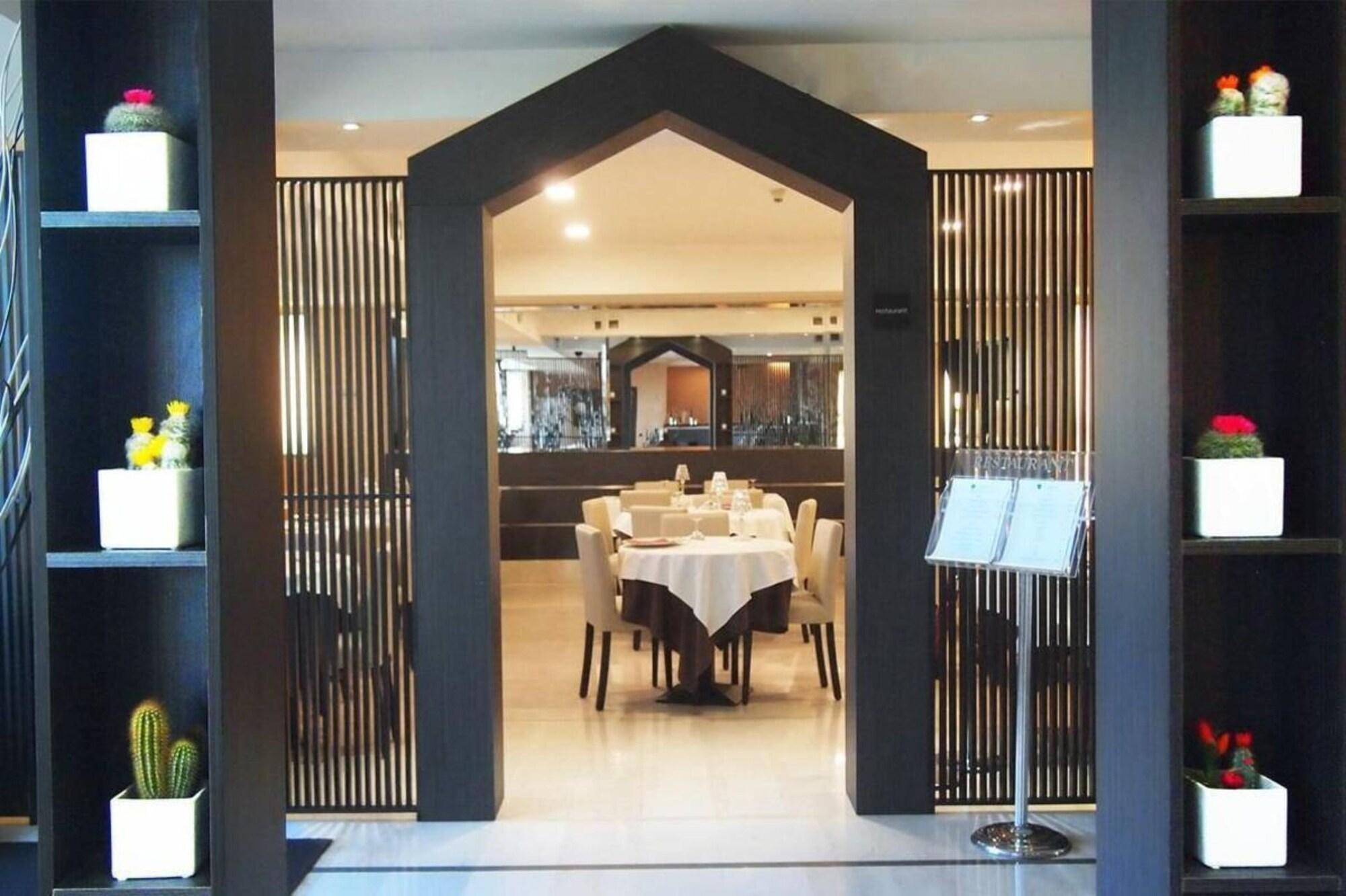 Golf Hotel Lainate Exterior photo