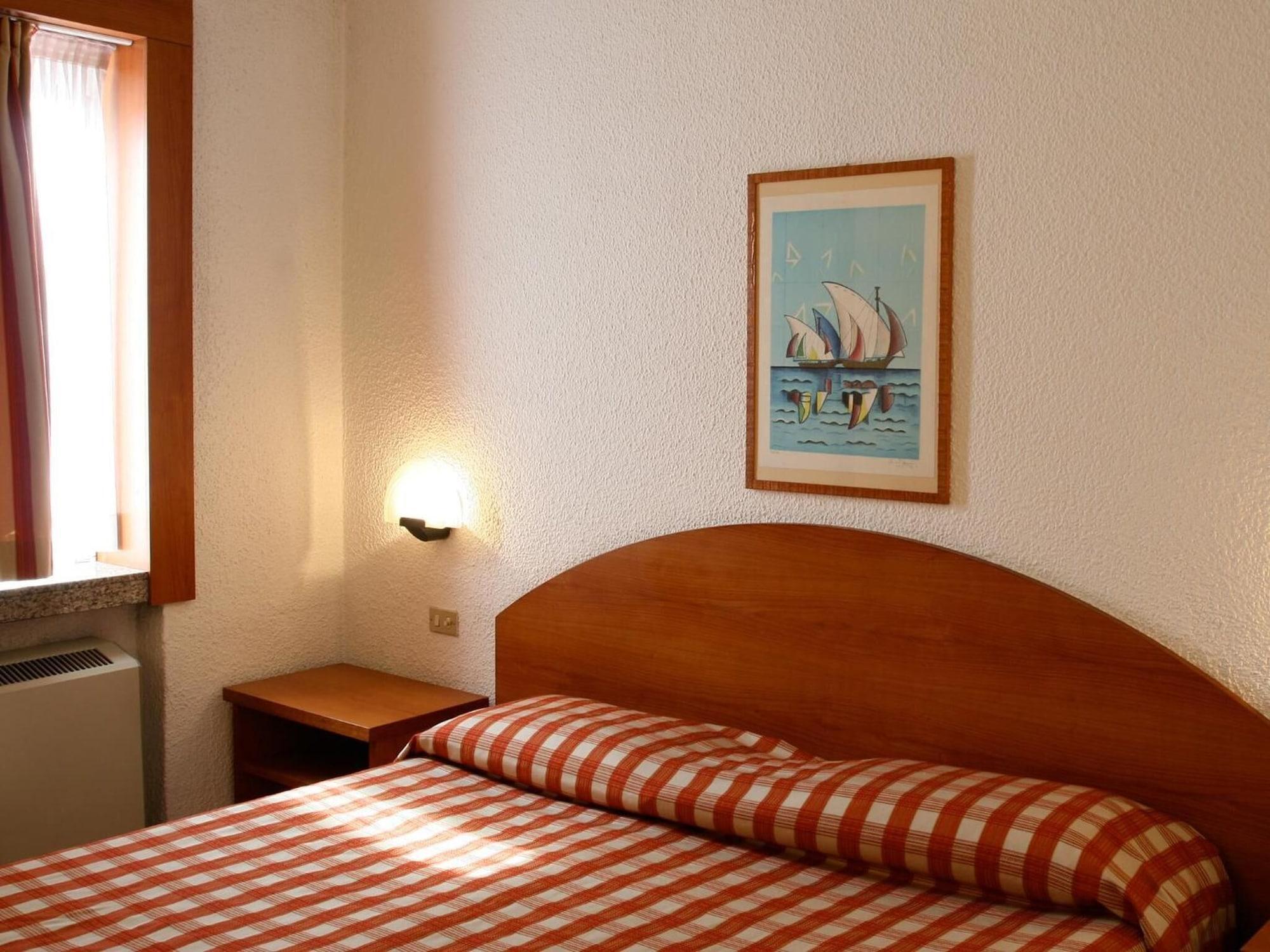 Golf Hotel Lainate Exterior photo