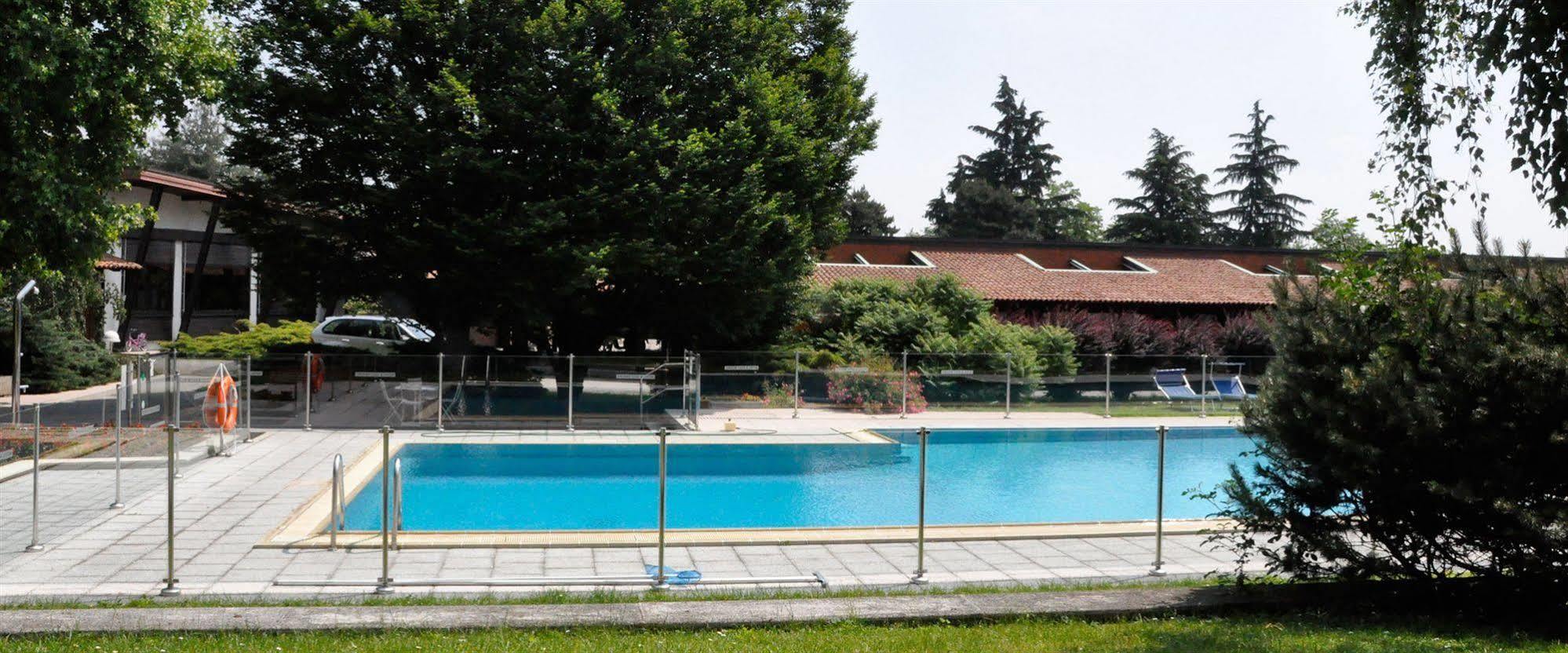 Golf Hotel Lainate Exterior photo